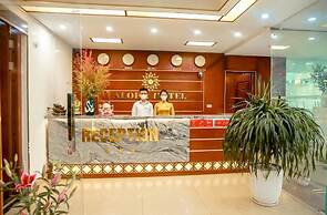 Aloha Hotel Tay Ho -by Bay Luxury