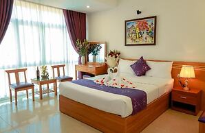 Aloha Hotel Tay Ho -by Bay Luxury