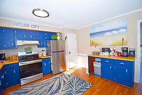 Twin Tree Road 511 3 Bedroom Home by RedAwning