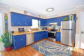 Twin Tree Road 511 3 Bedroom Home by RedAwning