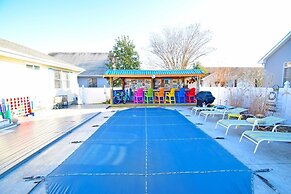 Twin Tree Road 511 3 Bedroom Home by RedAwning