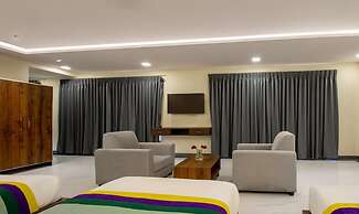 Treebo Jaguar Comforts, 3 Kms From Mahatma Gandhi Park