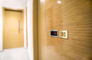 Smyrna Homes & Suits