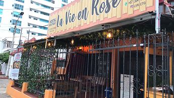 Hostal y Restaurante La Vie En Rose