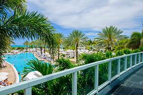 FontaineBleau Resort Pool & Ocean View