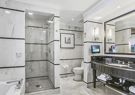 FontaineBleau Resort Pool & Ocean View