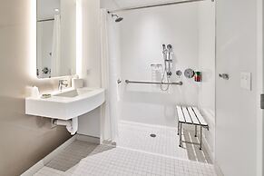 Universal's Terra Luna Resort