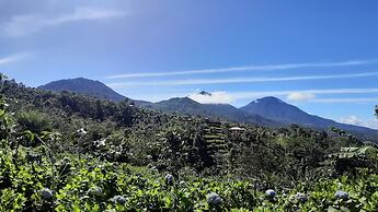 Camaradvipa Retreat Munduk