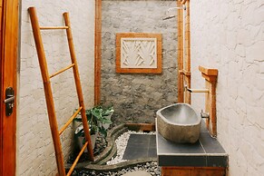 Camaradvipa Retreat Munduk