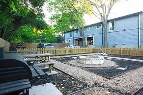 Prime Soco Comfy 2BR King Suite w Pool Parking