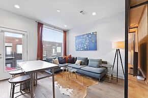 Prime East Downtown Studio w gym Washer Dryer