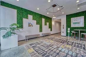 Prime East Downtown Studio w gym Washer Dryer