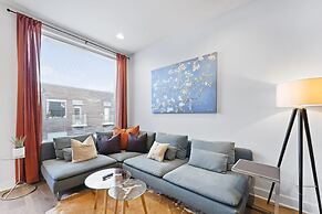 Prime East Downtown Studio w gym Washer Dryer