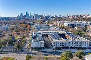 Prime East Downtown Studio w gym Washer Dryer