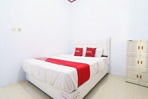 OYO Life 2884 Wisma Jatnika Syariah