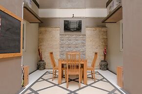 OYO Life 2399 Gerbera House - Kos Putri