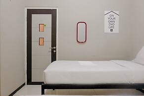 OYO Life 2399 Gerbera House - Kos Putri