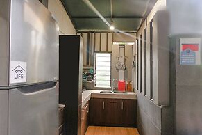 OYO Life 2399 Gerbera House - Kos Putri