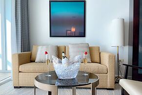 FontaineBleau with Ocean plus Bay and City View