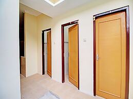 OYO Life  92953 Nirmala Kost