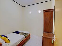 OYO Life  92953 Nirmala Kost