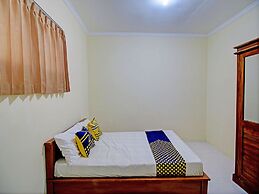 OYO Life  92953 Nirmala Kost