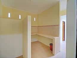 OYO Life  92953 Nirmala Kost