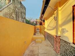 OYO Life  92953 Nirmala Kost