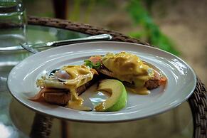 Exclusive Sunrise Eco Resort