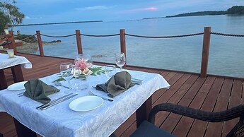 Exclusive Sunrise Eco Resort