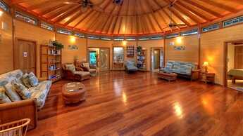 Exclusive Sunrise Eco Resort