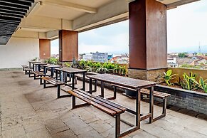 OYO Life 92735 Apartemen Tamansari Panoramic By Santuy