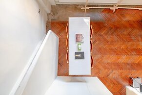 Tastefully Curated Mezzanine Studio Flat Hackney!