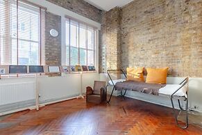 Tastefully Curated Mezzanine Studio Flat Hackney!