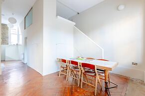 Tastefully Curated Mezzanine Studio Flat Hackney!