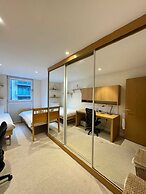 Contemporary 2BD Flat W/balcony Canary Wharf!