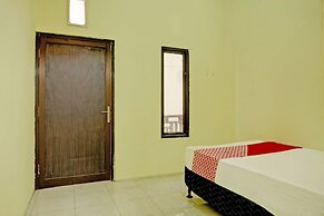 OYO Life  92936 Kost Teteh Erni Karawang