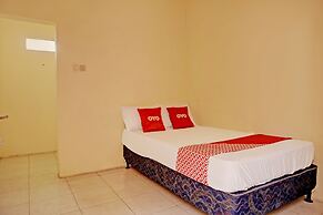 OYO Life  92936 Kost Teteh Erni Karawang