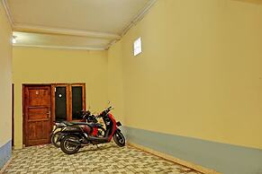 OYO Life  92936 Kost Teteh Erni Karawang
