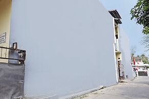 OYO Life  92936 Kost Teteh Erni Karawang