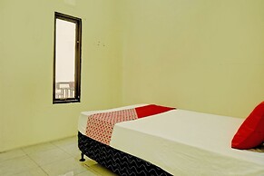 OYO Life  92936 Kost Teteh Erni Karawang