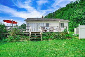 Hawley Home w/ Deck: 4 Mi to Berkshire East Resort