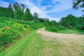 Hawley Home w/ Deck: 4 Mi to Berkshire East Resort