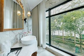 Luxe Paradise Suites Hotel