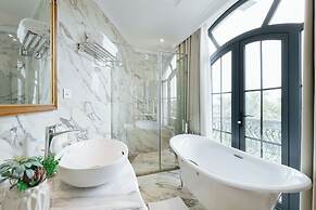 Luxe Paradise Suites Hotel