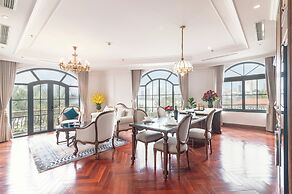 Luxe Paradise Suites Hotel