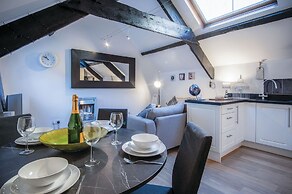 Cosy At The Mews - 2 Bedroom Apartment - Tenby