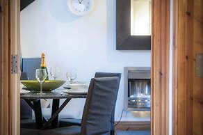 Cosy At The Mews - 2 Bedroom Apartment - Tenby