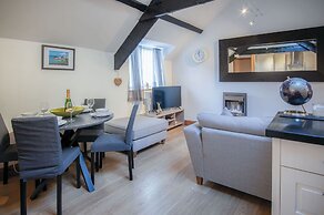 Cosy At The Mews - 2 Bedroom Apartment - Tenby
