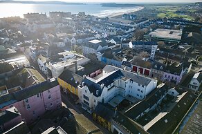 Cosy At The Mews - 2 Bedroom Apartment - Tenby